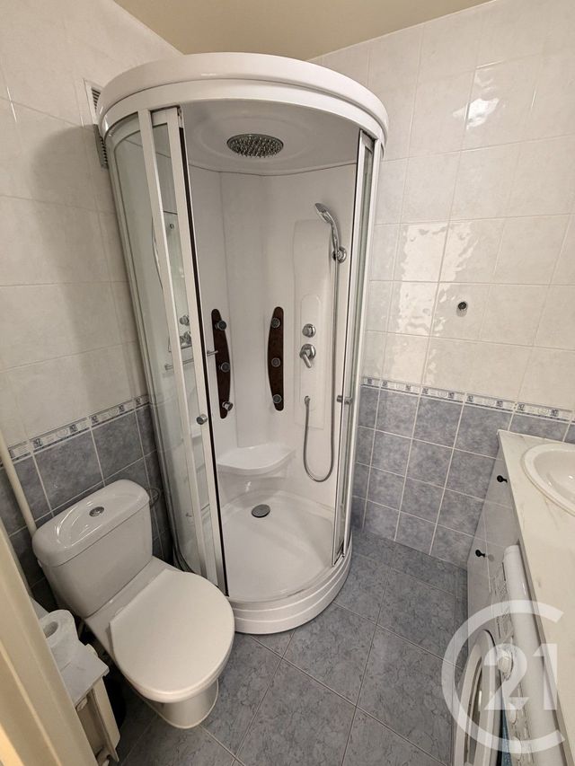 Appartement Studio &agrave; louer - 1 pi&egrave;ce - 32 m2 - St Maur Des Fosses - 94 - ILE-DE-FRANCE