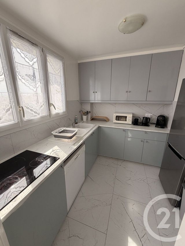 Appartement Studio &agrave; louer - 1 pi&egrave;ce - 32 m2 - St Maur Des Fosses - 94 - ILE-DE-FRANCE
