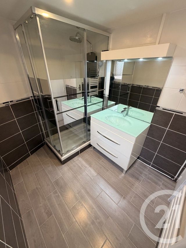 Appartement Duplex &agrave; louer - 3 pi&egrave;ces - 85 m2 - Ozoir La Ferriere - 77 - ILE-DE-FRANCE