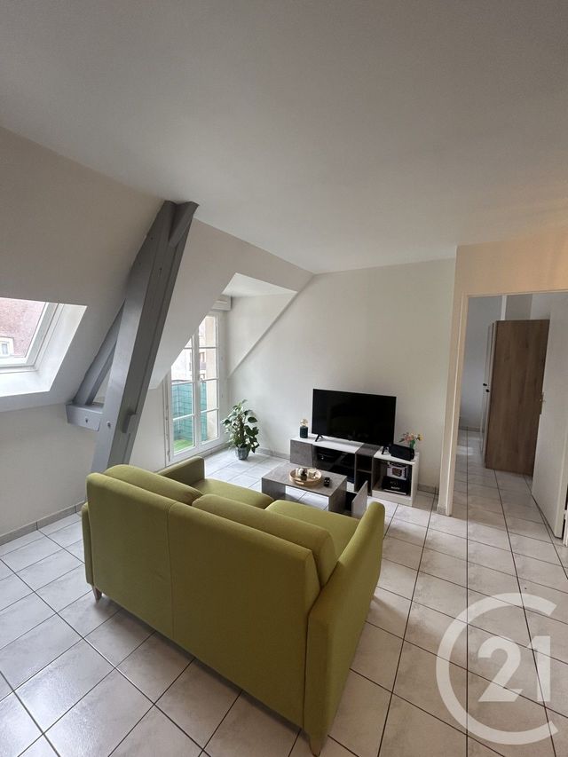 Appartement F2 &agrave; louer - 2 pi&egrave;ces - 37 m2 - Brie Comte Robert - 77 - ILE-DE-FRANCE