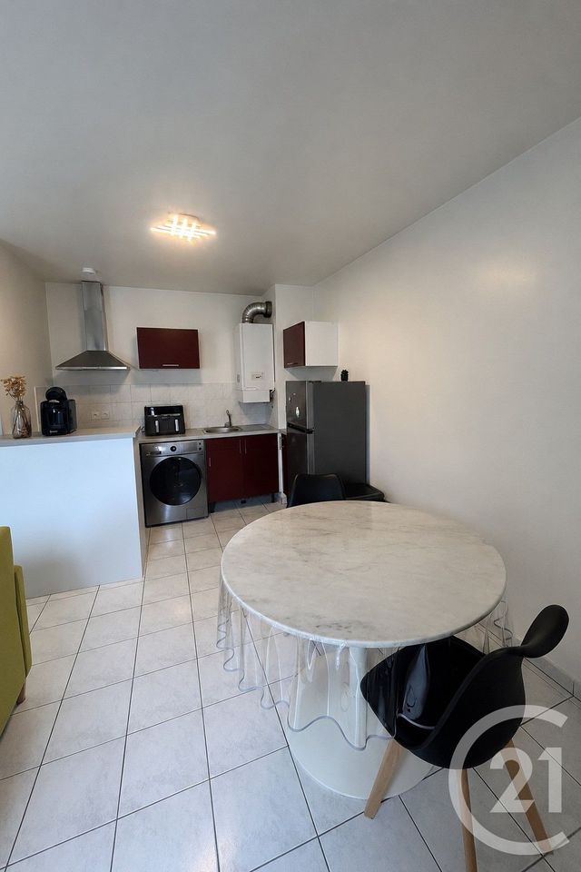 Appartement F2 &agrave; louer - 2 pi&egrave;ces - 37 m2 - Brie Comte Robert - 77 - ILE-DE-FRANCE