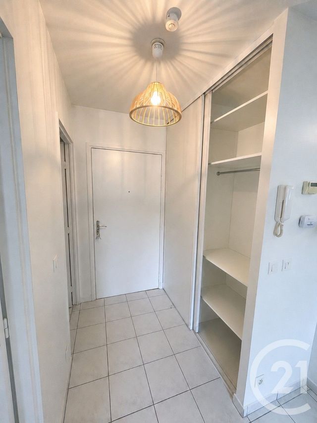 Appartement F2 &agrave; louer - 2 pi&egrave;ces - 37 m2 - Brie Comte Robert - 77 - ILE-DE-FRANCE