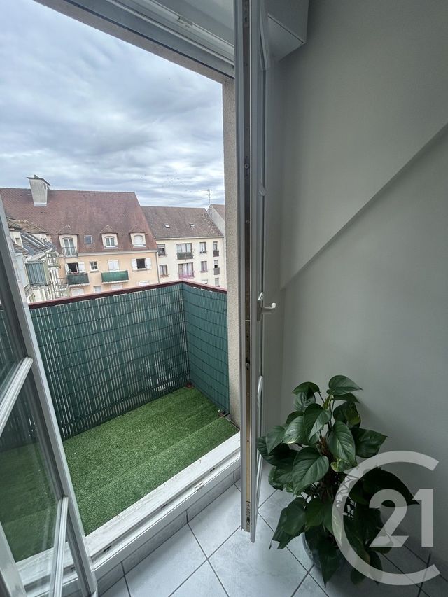 Appartement F2 &agrave; louer - 2 pi&egrave;ces - 37 m2 - Brie Comte Robert - 77 - ILE-DE-FRANCE