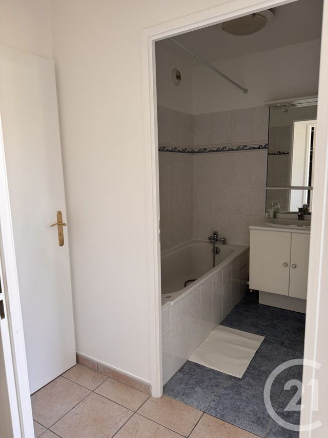 Appartement F2 &agrave; louer - 2 pi&egrave;ces - 39 m2 - Bussy St Georges - 77 - ILE-DE-FRANCE
