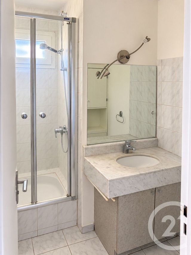 Appartement F3 &agrave; louer - 3 pi&egrave;ces - 55 m2 - Colombes - 92 - ILE-DE-FRANCE