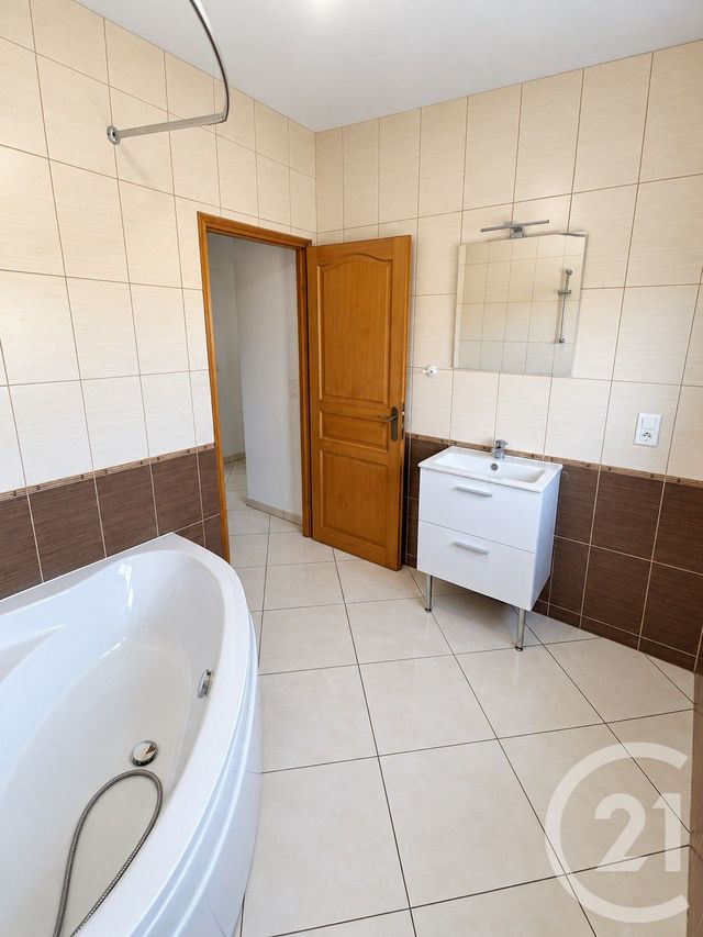 Appartement Duplex &agrave; louer - 3 pi&egrave;ces - 76 m2 - Mandres Les Roses - 94 - ILE-DE-FRANCE