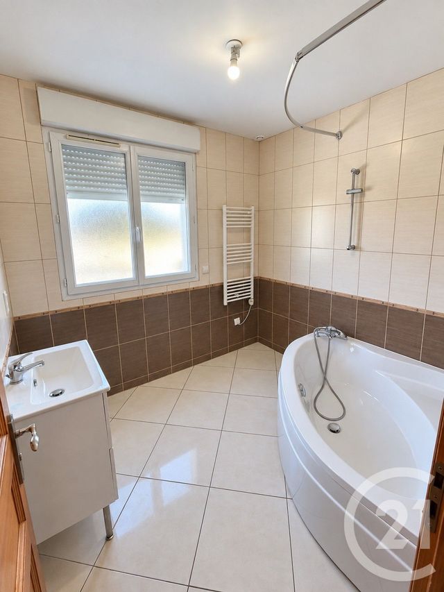 Appartement Duplex &agrave; louer - 3 pi&egrave;ces - 76 m2 - Mandres Les Roses - 94 - ILE-DE-FRANCE