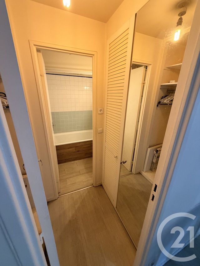 Appartement F1 &agrave; louer - 1 pi&egrave;ce - 35 m2 - Noisy Le Grand - 93 - ILE-DE-FRANCE