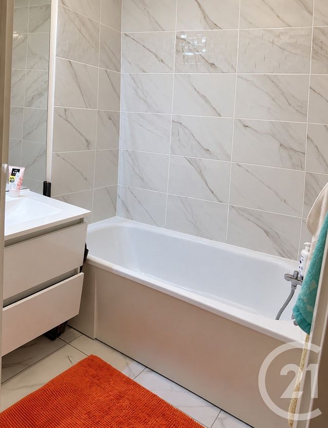 Appartement F3 &agrave; louer - 3 pi&egrave;ces - 70 m2 - Neuilly Sur Marne - 93 - ILE-DE-FRANCE