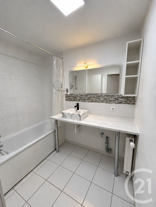 Appartement F3 &agrave; louer - 3 pi&egrave;ces - 61 m2 - Le Blanc Mesnil - 93 - ILE-DE-FRANCE
