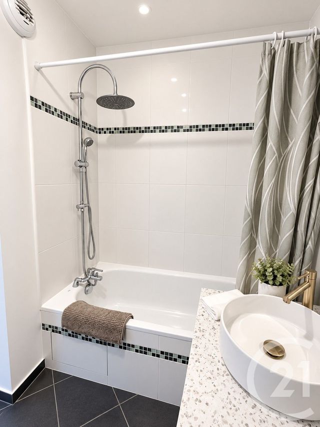 Appartement F2 &agrave; louer - 2 pi&egrave;ces - 43 m2 - Magny Le Hongre - 77 - ILE-DE-FRANCE