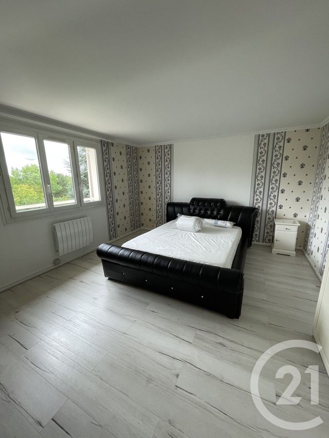 Maison &agrave; louer - 6 pi&egrave;ces - 140 m2 - Ozoir La Ferriere - 77 - ILE-DE-FRANCE