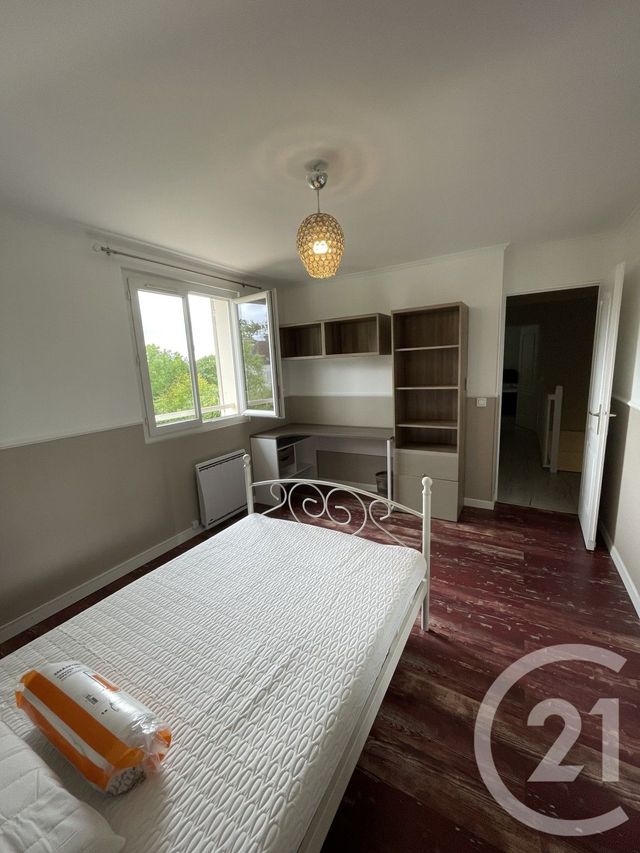 Maison &agrave; louer - 6 pi&egrave;ces - 140 m2 - Ozoir La Ferriere - 77 - ILE-DE-FRANCE