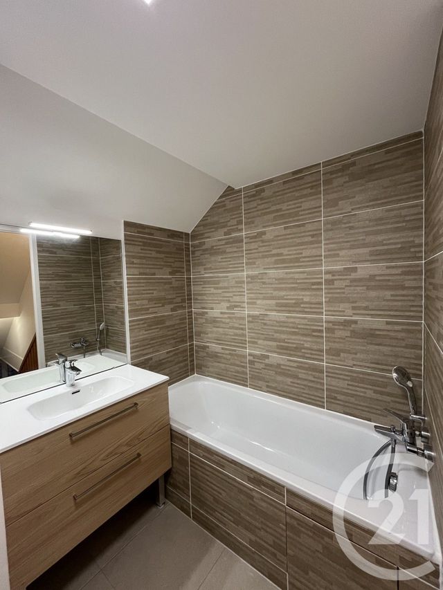 Appartement Duplex à louer - 3 pièces - 56,69 m2 - Ozoir La Ferriere - 77 - ILE-DE-FRANCE