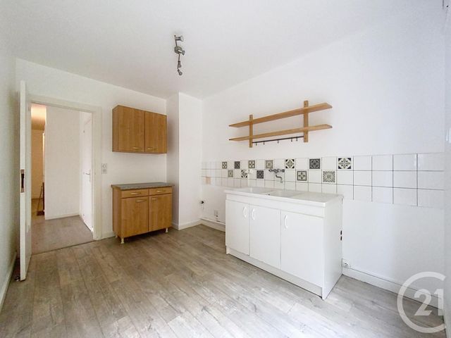 Appartement T3 &agrave; louer - 3 pi&egrave;ces - 67,35 m2 - Luxeuil Les Bains - 70 - FRANCHE-COMTE