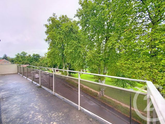 Appartement T3 &agrave; louer - 3 pi&egrave;ces - 67,35 m2 - Luxeuil Les Bains - 70 - FRANCHE-COMTE