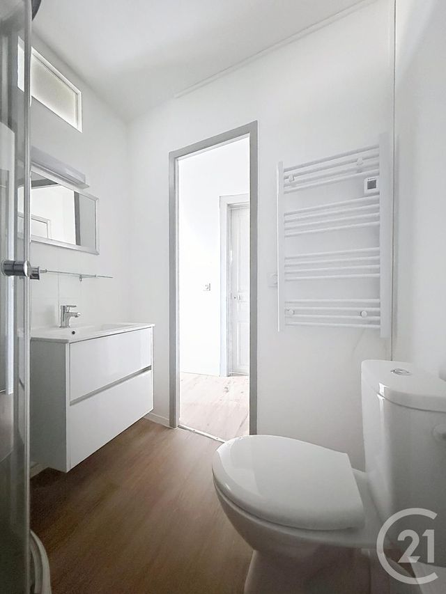 Appartement F1 &agrave; louer - 1 pi&egrave;ce - 29,87 m2 - Lure - 70 - FRANCHE-COMTE