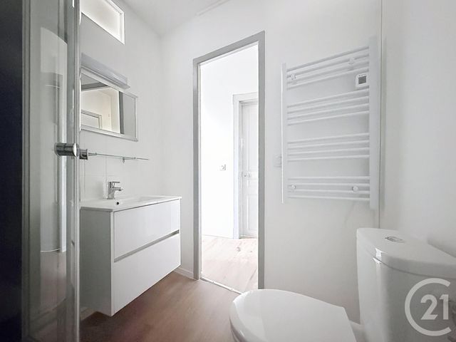 Appartement F1 &agrave; louer - 1 pi&egrave;ce - 29,87 m2 - Lure - 70 - FRANCHE-COMTE
