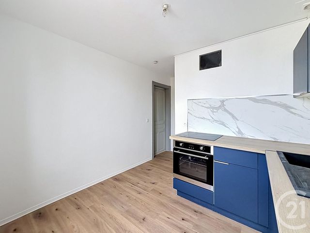 Appartement F1 &agrave; louer - 1 pi&egrave;ce - 29,87 m2 - Lure - 70 - FRANCHE-COMTE