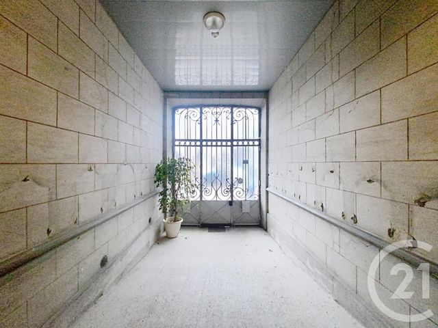 Appartement F2 &agrave; louer - 2 pi&egrave;ces - 39,47 m2 - Lure - 70 - FRANCHE-COMTE