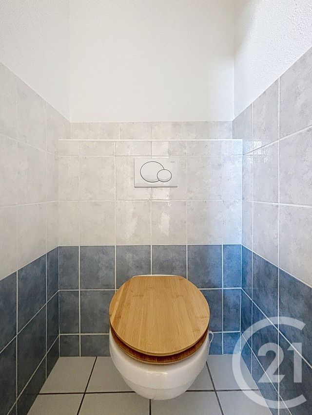 Appartement F3 &agrave; louer - 3 pi&egrave;ces - 59,30 m2 - Luxeuil Les Bains - 70 - FRANCHE-COMTE