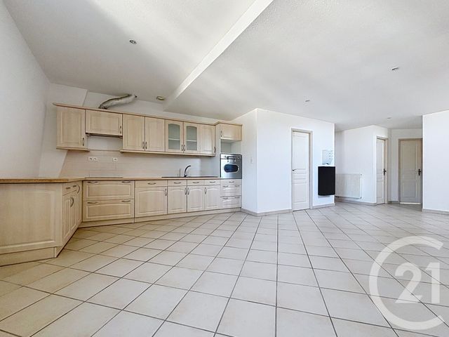 Appartement F3 &agrave; louer - 3 pi&egrave;ces - 59,30 m2 - Luxeuil Les Bains - 70 - FRANCHE-COMTE