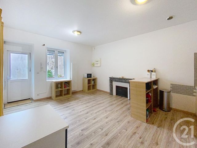 Appartement F3 &agrave; louer - 3 pi&egrave;ces - 84,20 m2 - Luxeuil Les Bains - 70 - FRANCHE-COMTE
