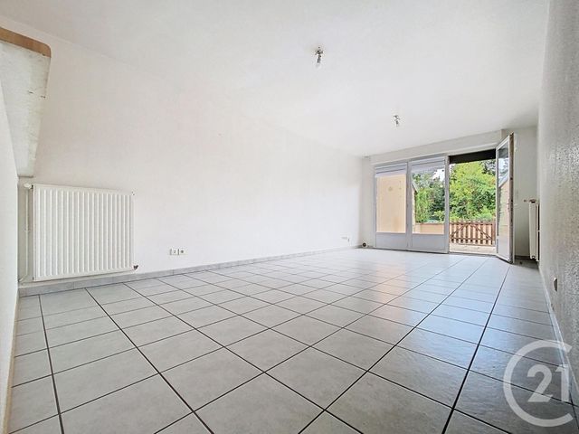 Appartement F3 &agrave; louer - 3 pi&egrave;ces - 72,27 m2 - St Sauveur - 70 - FRANCHE-COMTE