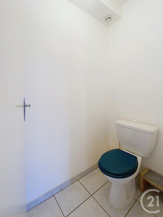 Appartement F3 &agrave; louer - 3 pi&egrave;ces - 72,27 m2 - St Sauveur - 70 - FRANCHE-COMTE