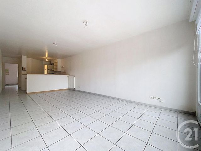 Appartement F3 &agrave; louer - 3 pi&egrave;ces - 72,27 m2 - St Sauveur - 70 - FRANCHE-COMTE