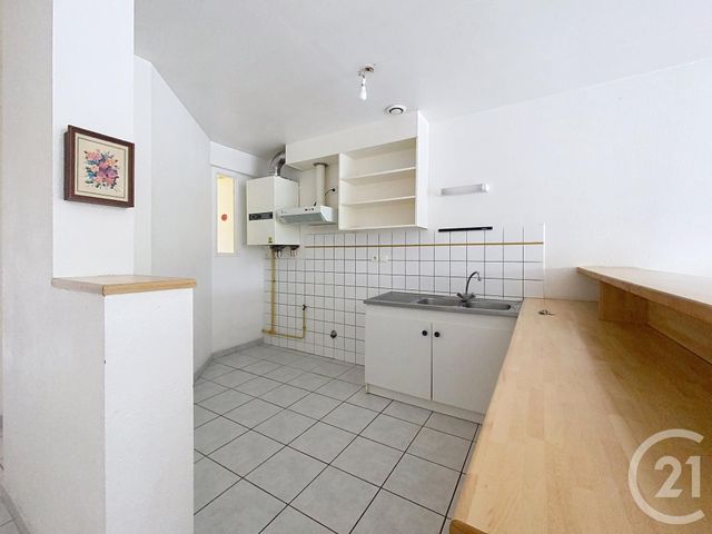 Appartement F3 &agrave; louer - 3 pi&egrave;ces - 72,27 m2 - St Sauveur - 70 - FRANCHE-COMTE