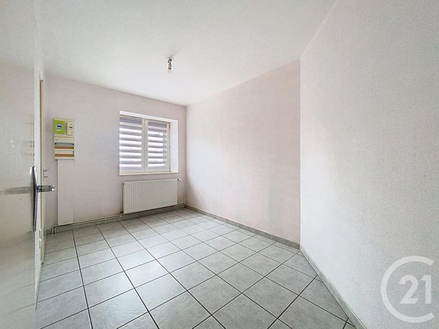 Appartement F3 &agrave; louer - 3 pi&egrave;ces - 72,27 m2 - St Sauveur - 70 - FRANCHE-COMTE