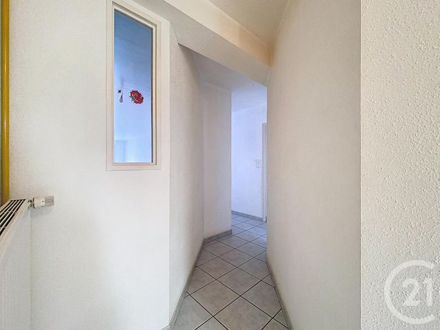 Appartement F3 &agrave; louer - 3 pi&egrave;ces - 72,27 m2 - St Sauveur - 70 - FRANCHE-COMTE