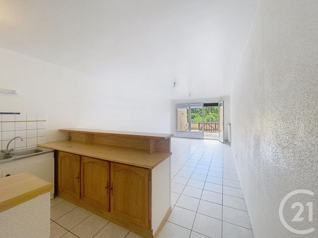 Appartement F3 &agrave; louer - 3 pi&egrave;ces - 72,27 m2 - St Sauveur - 70 - FRANCHE-COMTE