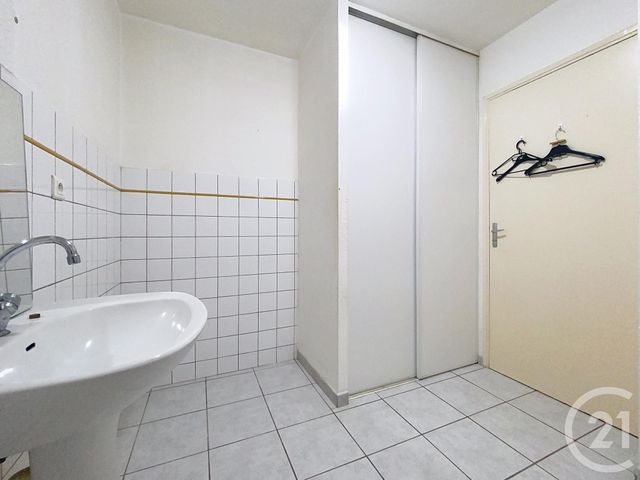 Appartement F3 &agrave; louer - 3 pi&egrave;ces - 72,27 m2 - St Sauveur - 70 - FRANCHE-COMTE