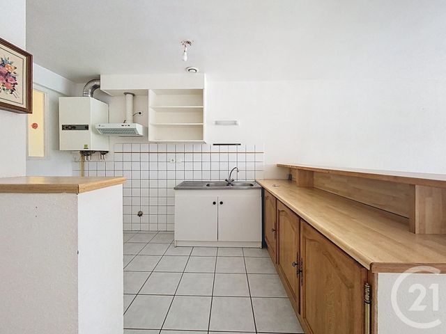Appartement F3 &agrave; louer - 3 pi&egrave;ces - 72,27 m2 - St Sauveur - 70 - FRANCHE-COMTE