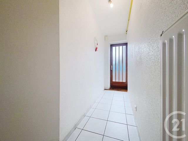 Appartement F3 &agrave; louer - 3 pi&egrave;ces - 72,27 m2 - St Sauveur - 70 - FRANCHE-COMTE