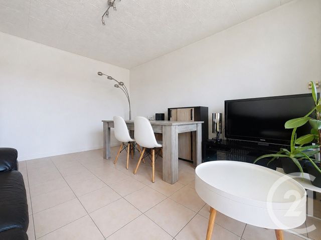 Appartement F2 &agrave; louer - 2 pi&egrave;ces - 50,66 m2 - Luxeuil Les Bains - 70 - FRANCHE-COMTE