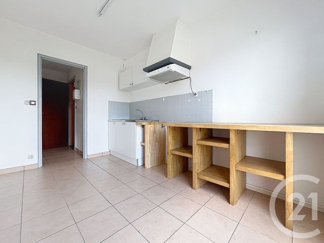Appartement F2 &agrave; louer - 2 pi&egrave;ces - 50,66 m2 - Luxeuil Les Bains - 70 - FRANCHE-COMTE