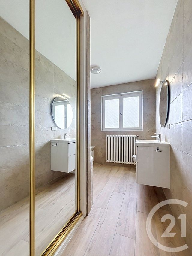 Maison &agrave; louer - 6 pi&egrave;ces - 133,51 m2 - St Sauveur - 70 - FRANCHE-COMTE