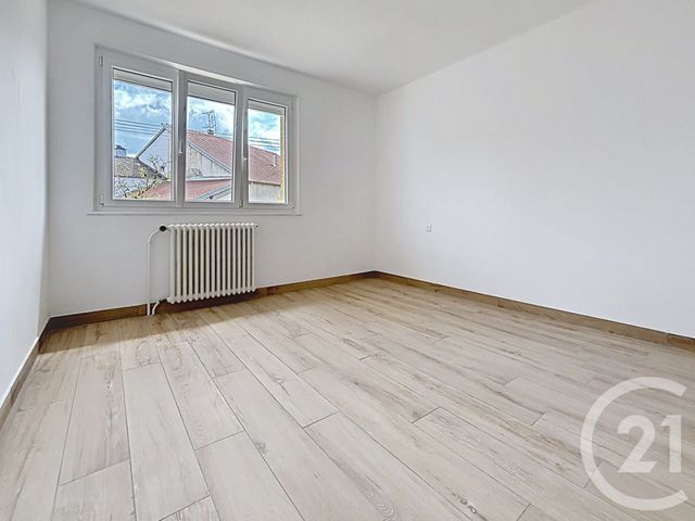 Maison &agrave; louer - 6 pi&egrave;ces - 133,51 m2 - St Sauveur - 70 - FRANCHE-COMTE