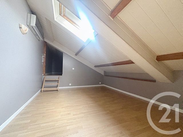 Appartement F4 &agrave; louer - 4 pi&egrave;ces - 109,85 m2 - Vesoul - 70 - FRANCHE-COMTE