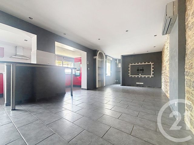 Appartement F4 &agrave; louer - 4 pi&egrave;ces - 109,85 m2 - Vesoul - 70 - FRANCHE-COMTE