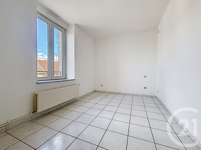 Appartement F4 &agrave; louer - 4 pi&egrave;ces - 77,75 m2 - St Sauveur - 70 - FRANCHE-COMTE