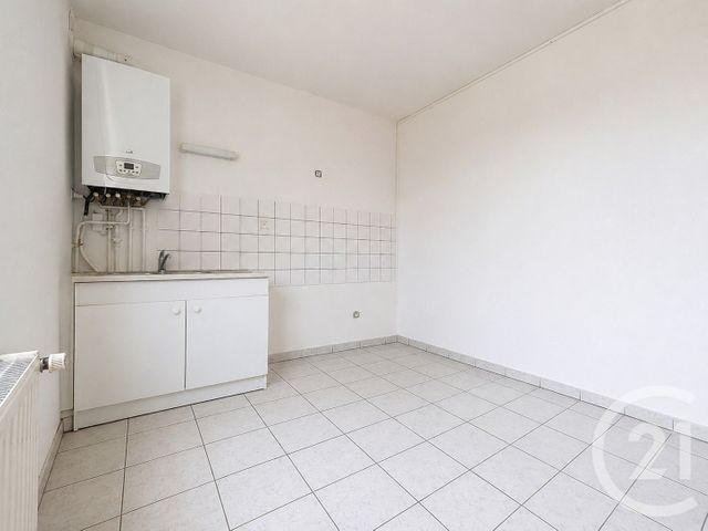 Appartement F4 &agrave; louer - 4 pi&egrave;ces - 77,75 m2 - St Sauveur - 70 - FRANCHE-COMTE