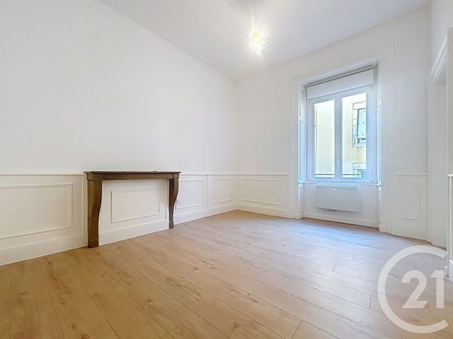 Appartement F3 &agrave; louer - 3 pi&egrave;ces - 61,70 m2 - Vesoul - 70 - FRANCHE-COMTE