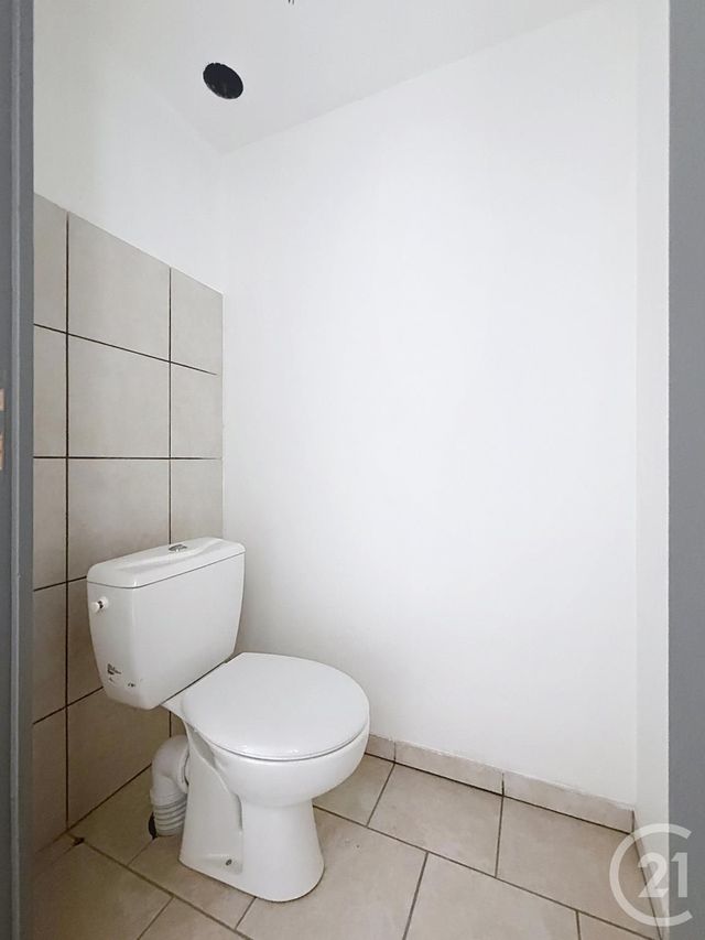 Appartement F3 &agrave; louer - 3 pi&egrave;ces - 60 m2 - Ronchamp - 70 - FRANCHE-COMTE