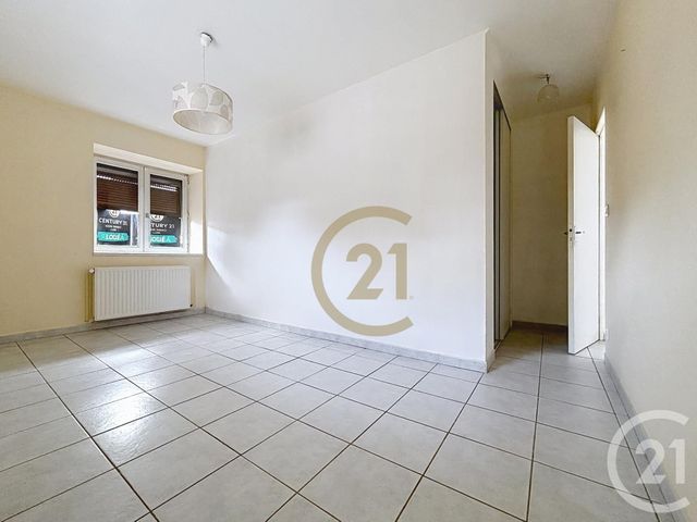 Appartement F3 &agrave; louer - 3 pi&egrave;ces - 78,21 m2 - St Sauveur - 70 - FRANCHE-COMTE