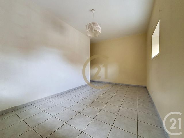 Appartement F3 &agrave; louer - 3 pi&egrave;ces - 78,21 m2 - St Sauveur - 70 - FRANCHE-COMTE