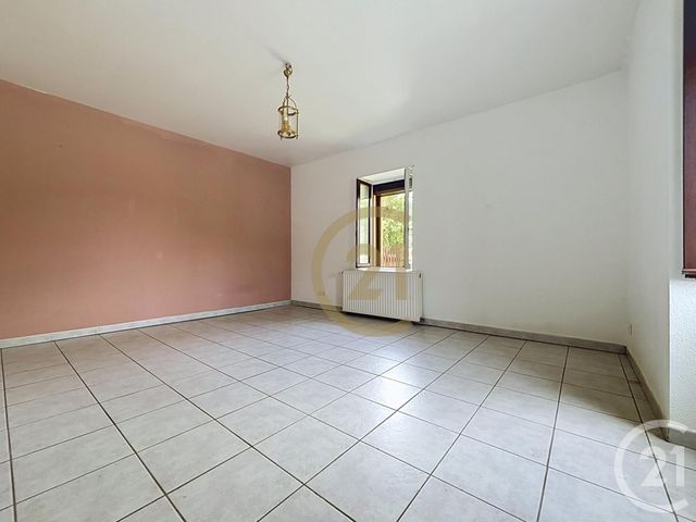 Appartement F3 &agrave; louer - 3 pi&egrave;ces - 78,21 m2 - St Sauveur - 70 - FRANCHE-COMTE